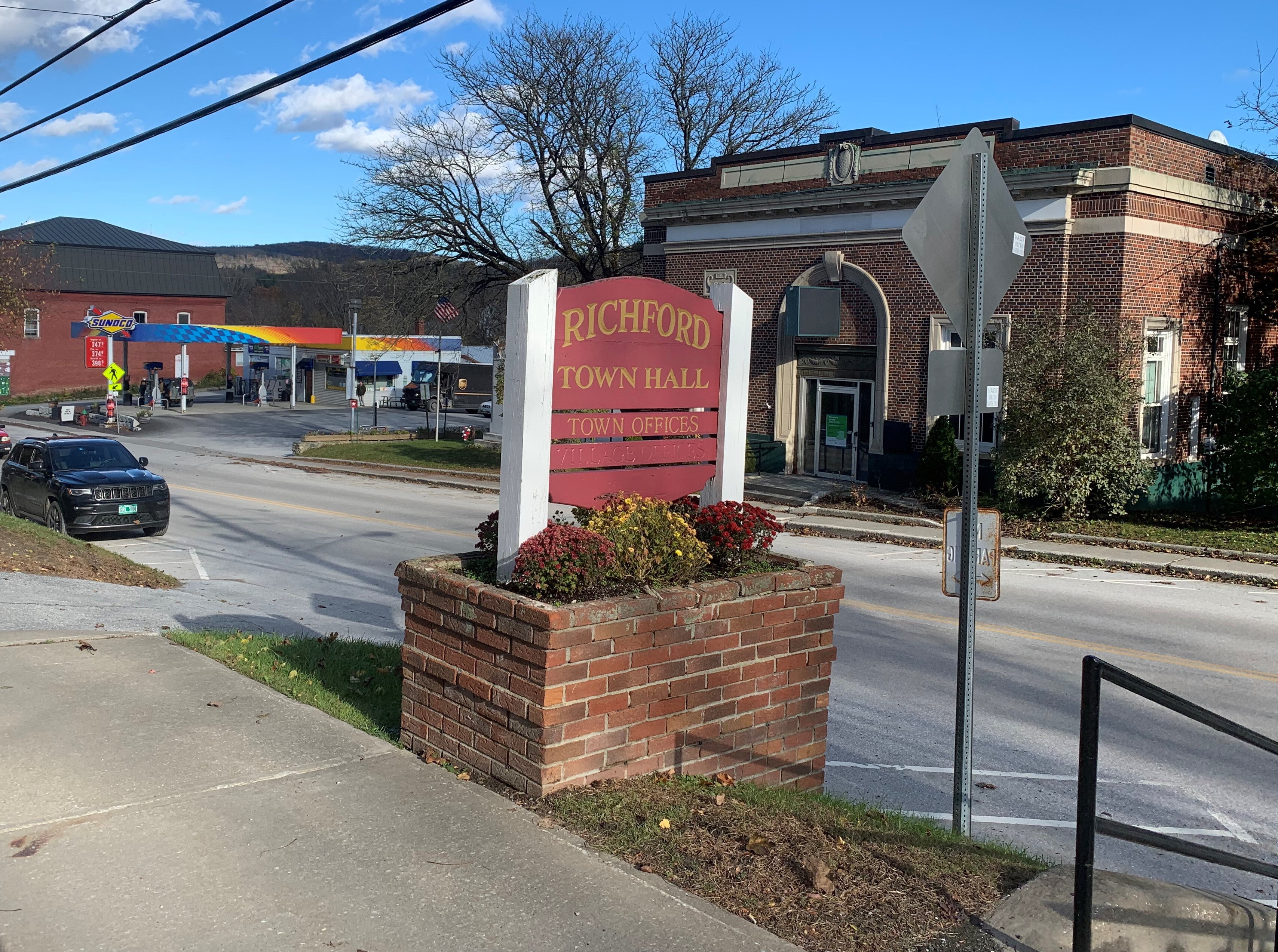 VEC Community Fund Supports Richford Sign, Skating Rink Fence
